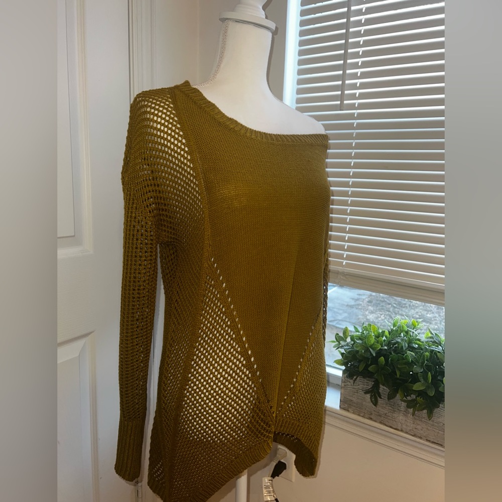 Rehab Scoop neck sweater size M/L